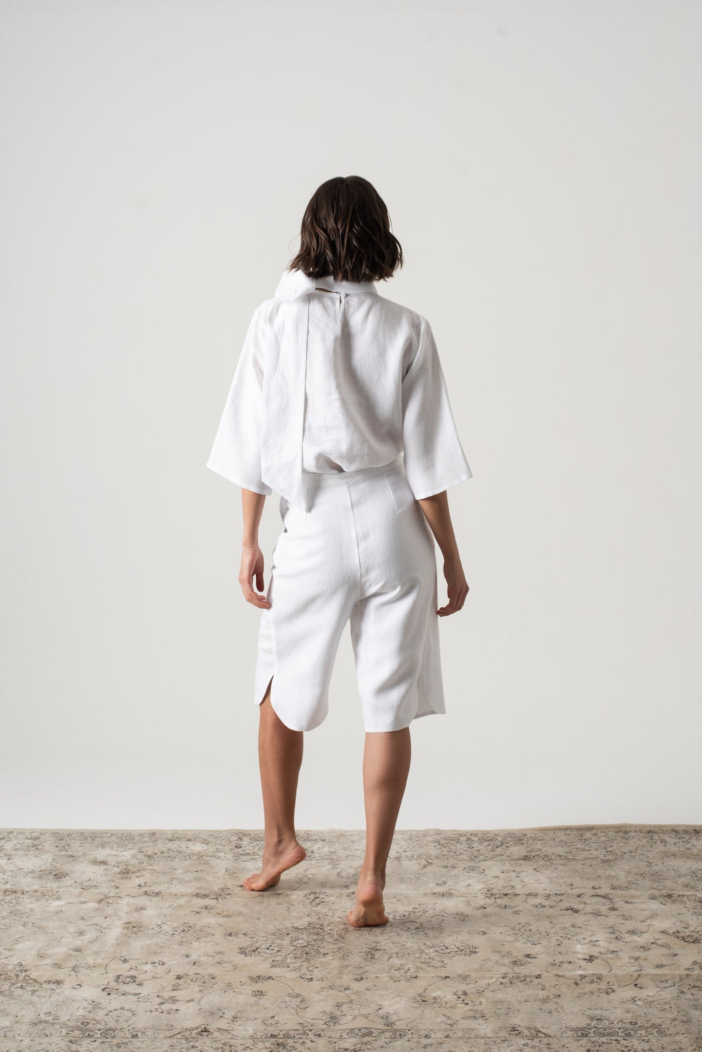 Jager Bermuda Linen Shorts White Luxmii