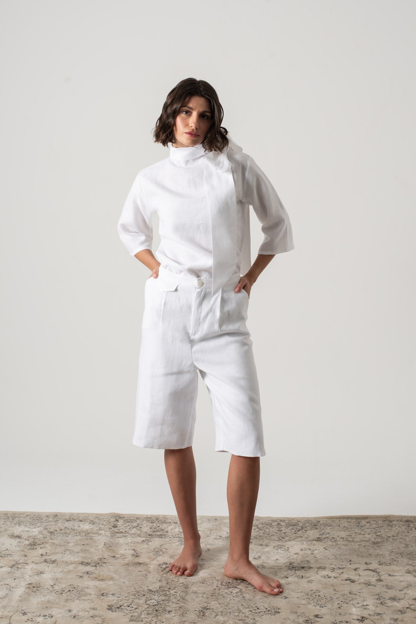 Jager Bermuda Linen Shorts White Luxmii