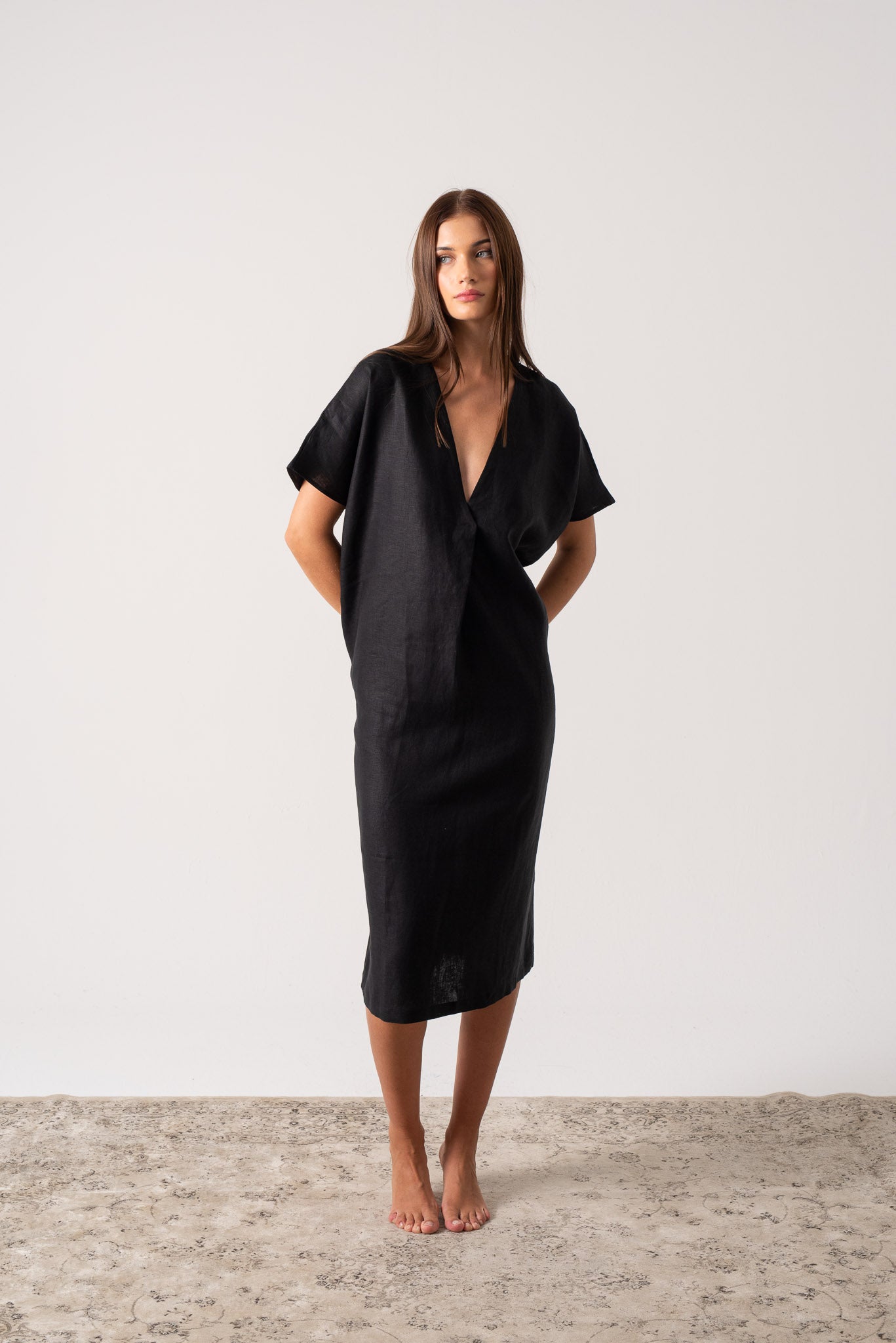 Vacanza Linen Kaftan Black Luxmii