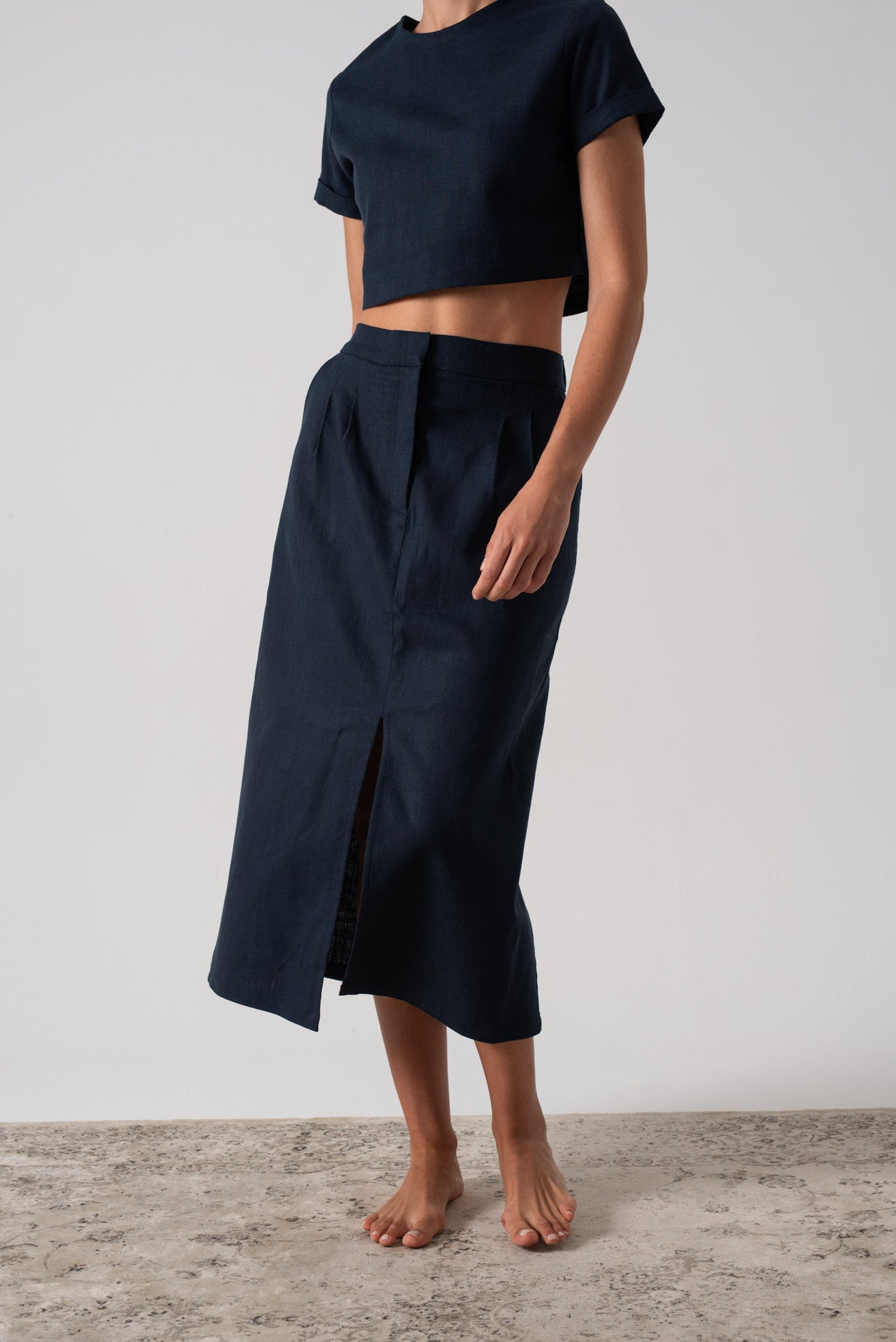 Zafran Linen Midi Skirt in Navy Luxmii