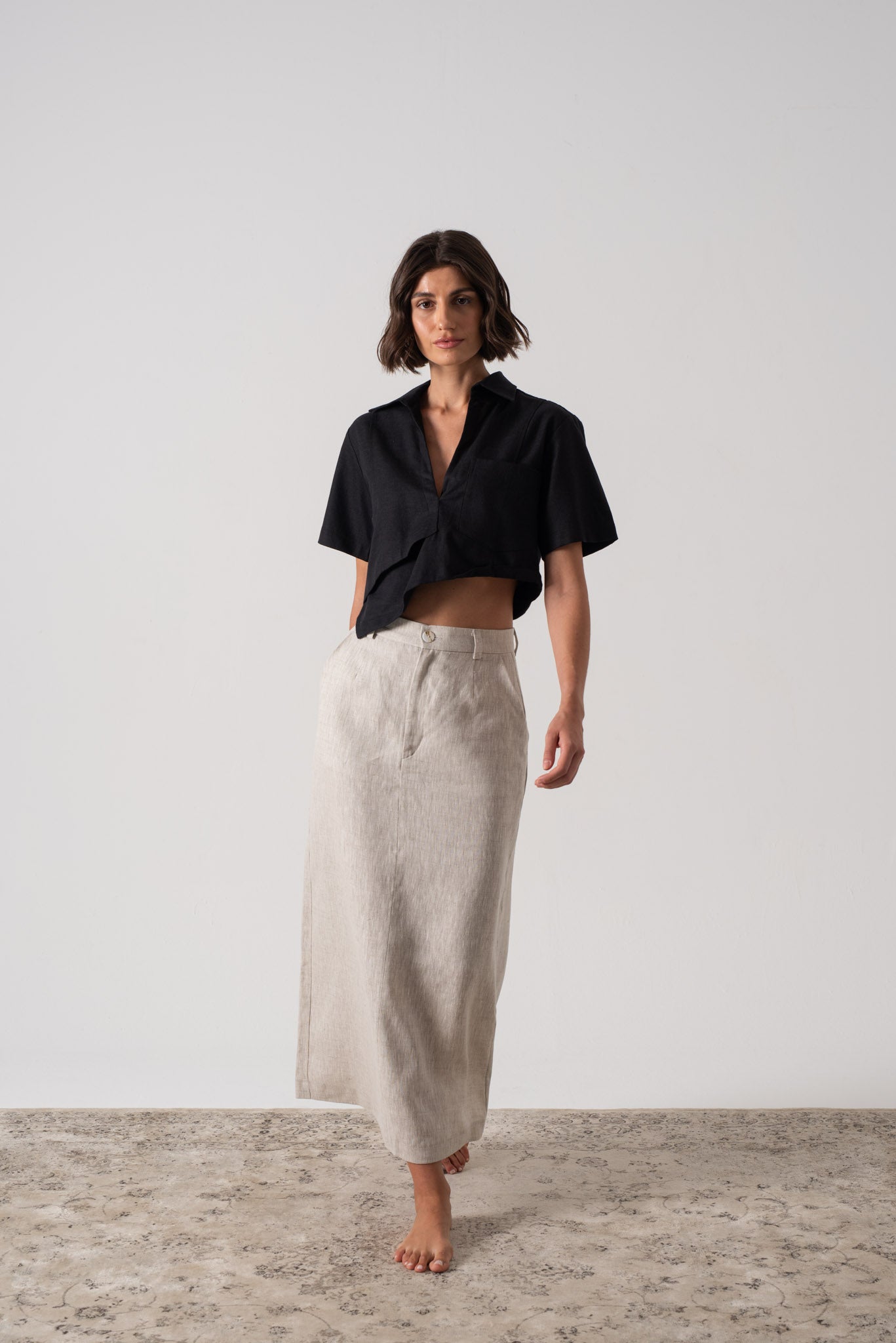 Zinnia Linen Cropped Top in Black Luxmii