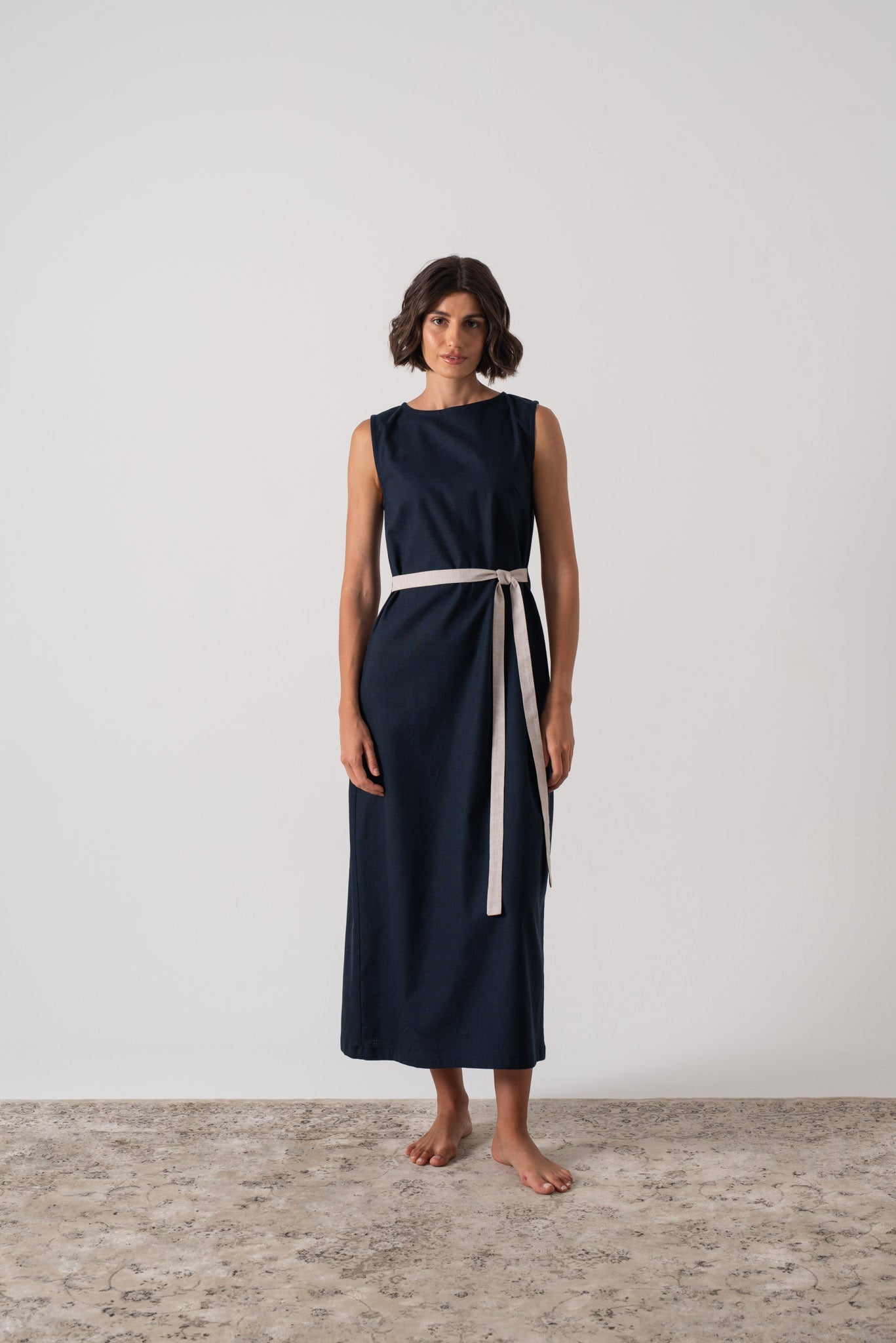 Zuri Linen Midi Dress in Navy Luxmii