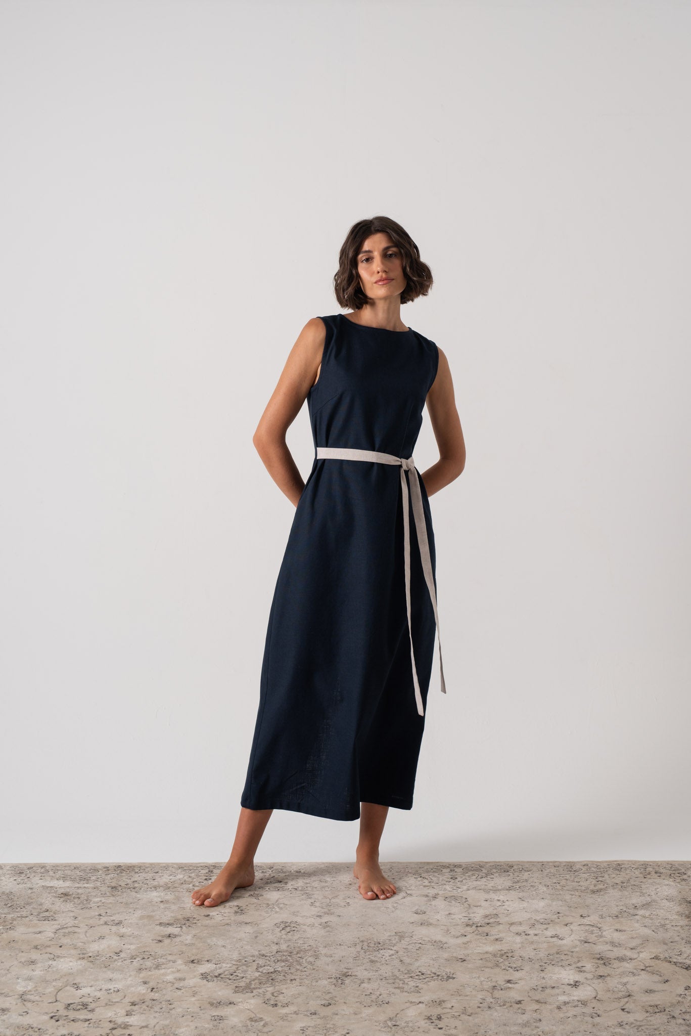 Zuri Linen Midi Dress in Navy Luxmii