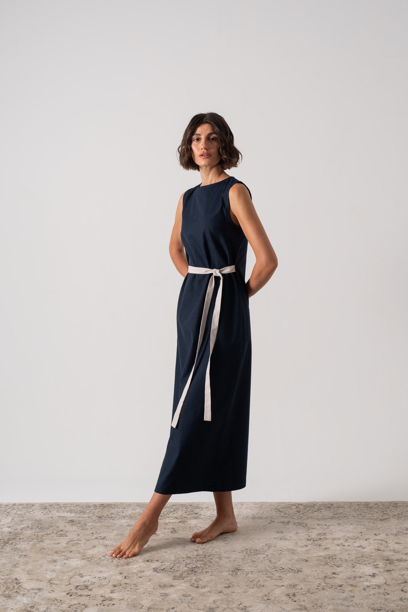 Zuri Linen Midi Dress in Navy Luxmii